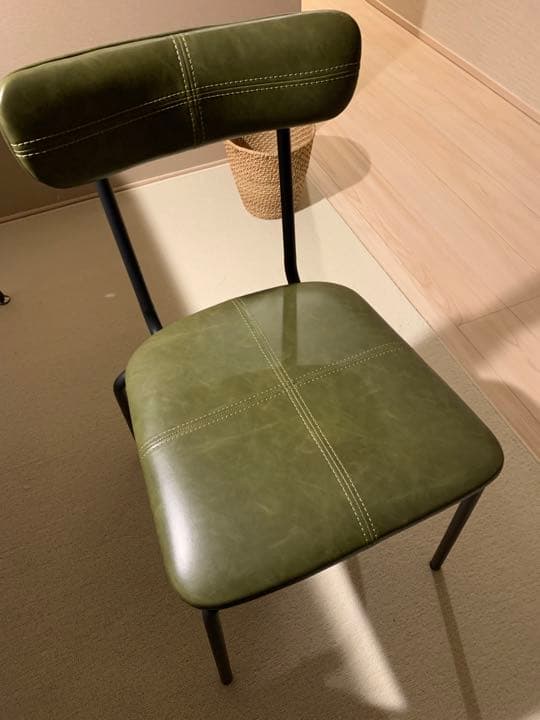 ダイニングチェア　革　レザー