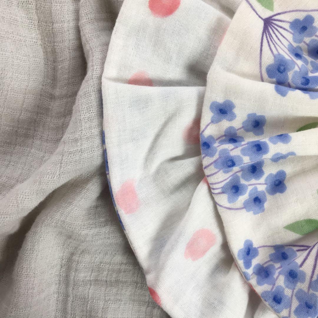 ★ピンク水玉×ブルーフラワー★ ハンドメイド リバーシブル スタイ 花柄 北欧