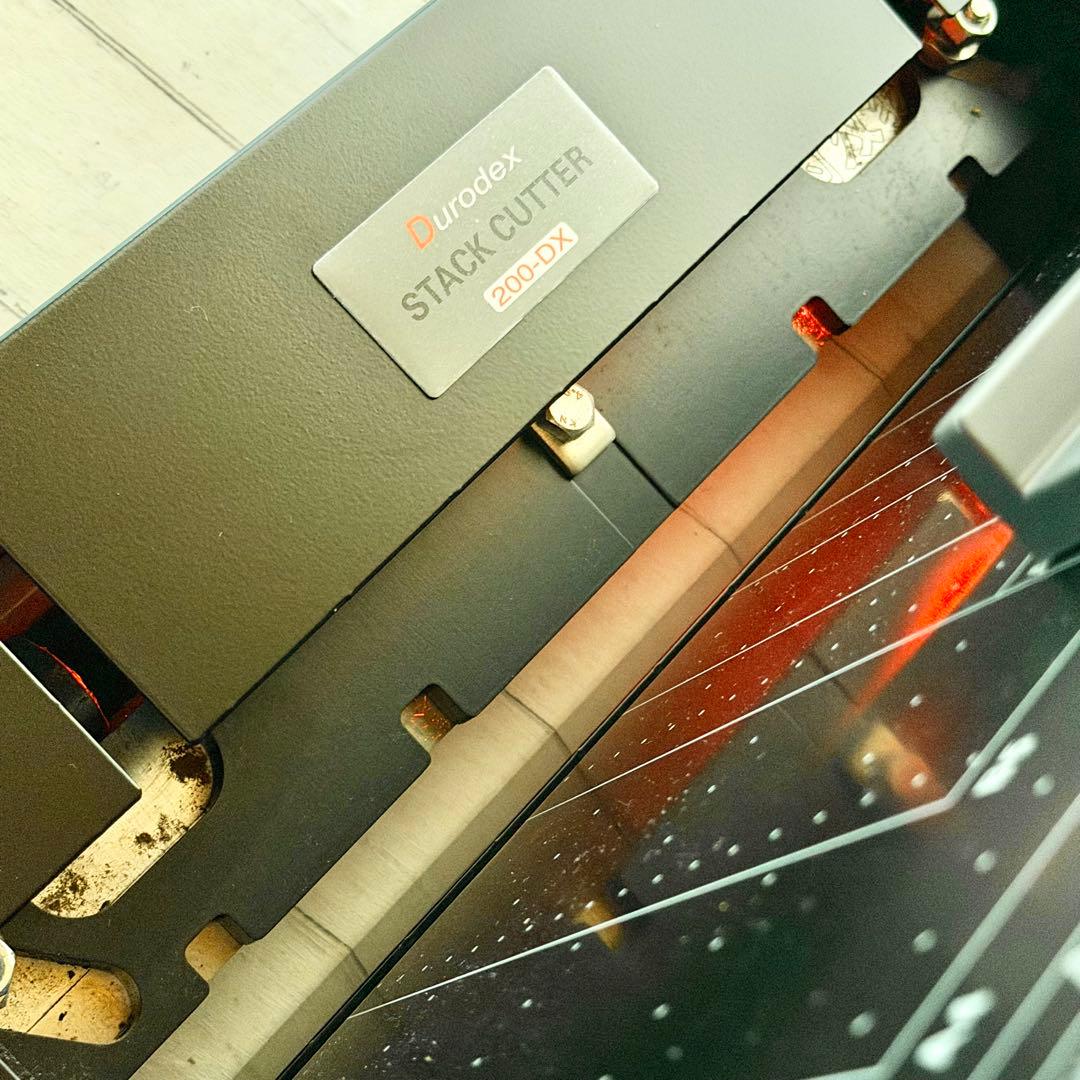 デューロデックス「200-DX」手動式パーソナル断裁機