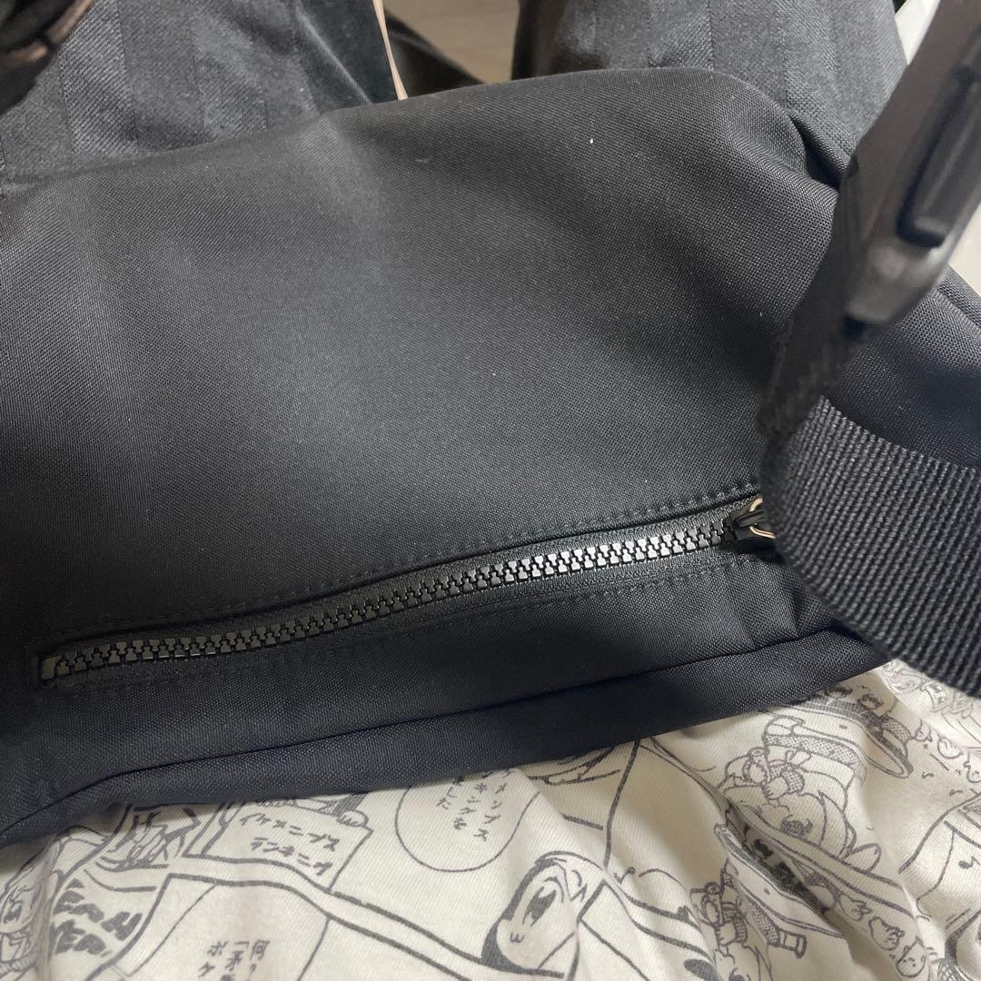 バッグ dior kaws waist bag
