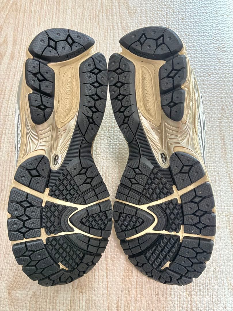 【土日限定価格】NEW BALANCE ニューバランス　M1906RP23.5㎝