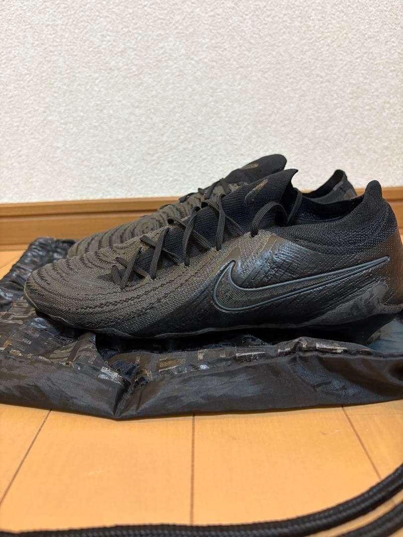 Nike ファントム　サッカースパイクブラック 収納バッグ付き
