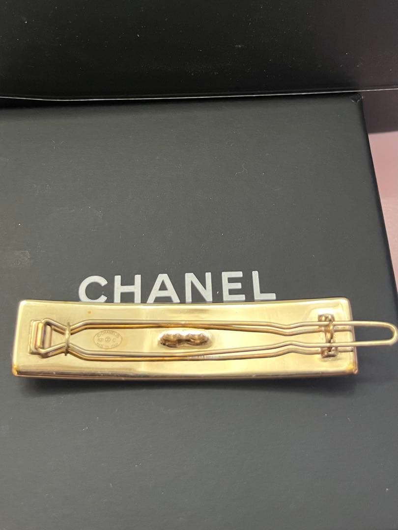 CHANEL ヘアクリップ