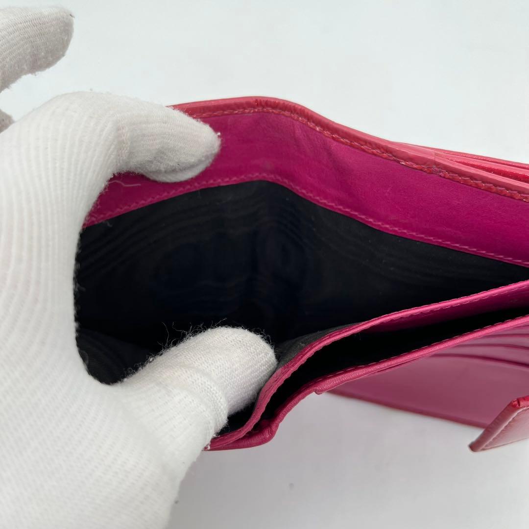 イヴサンローラン 二つ折り財布 カサンドラ YSLロゴ パテントレザー ピンク