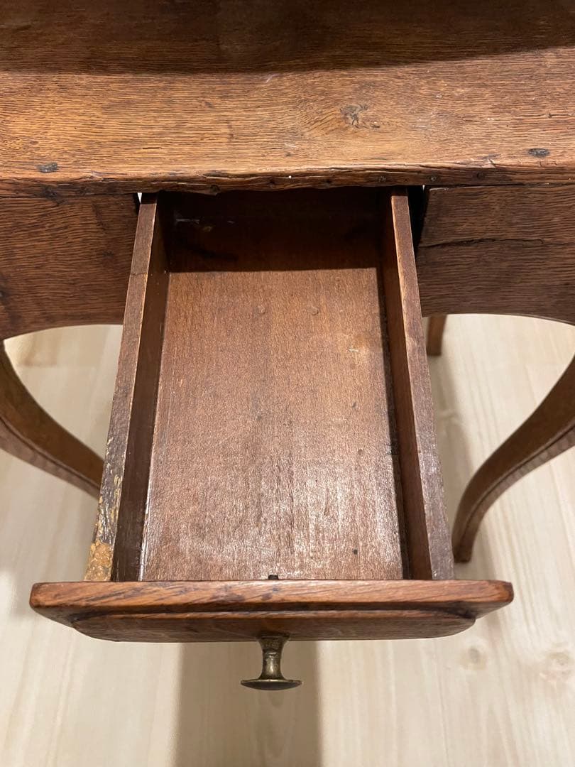 フランスアンティーク家具　フランスインテリア　アンティーク家具　サイドテーブル