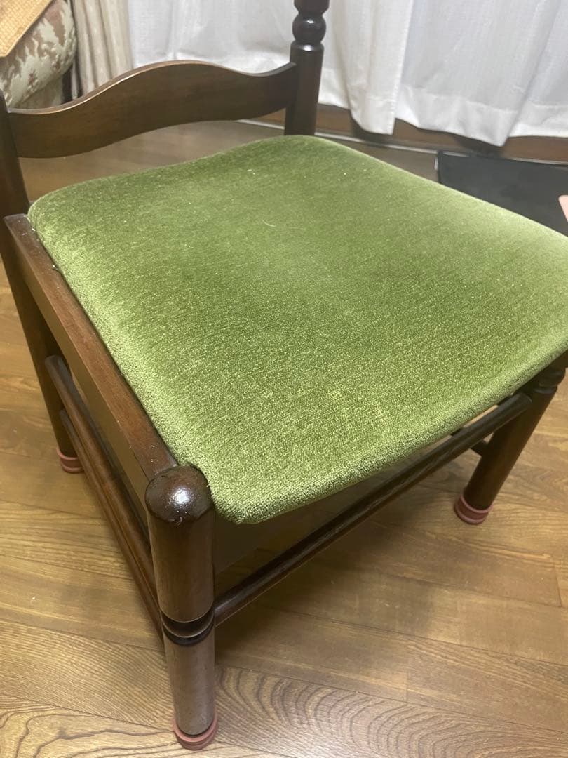 ナガノインテリア　アンティーク　木製ダイニングチェア 緑色クッション付き　①