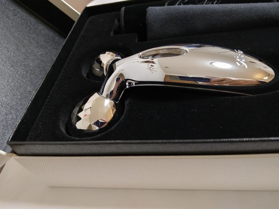 【新品・未使用】リファカラット美顔ローラー PEC-L1706