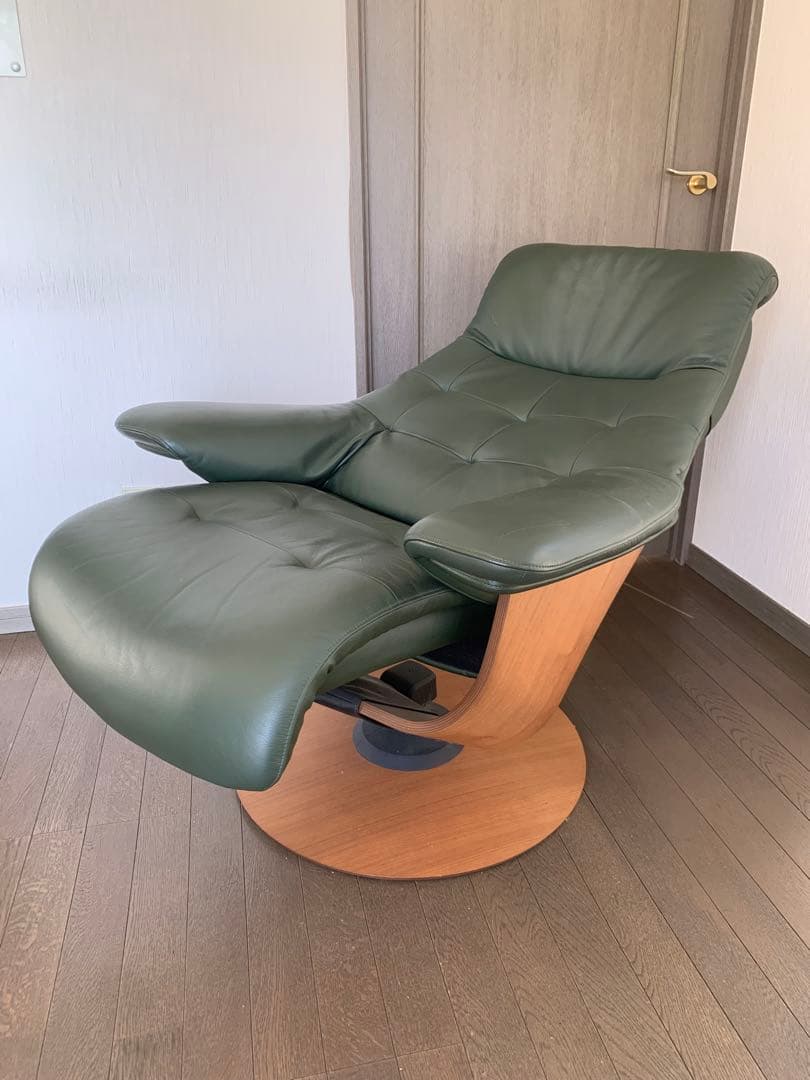 カリモク「ザ•ファースト」本革リクライニングチェアRU7250