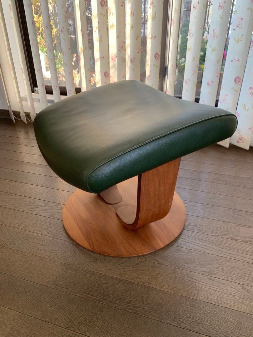 カリモク「ザ•ファースト」本革リクライニングチェアRU7250