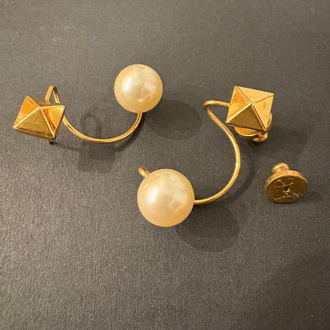 VALENTINO ヴァレンティノ ロックスタッズ パールピアス