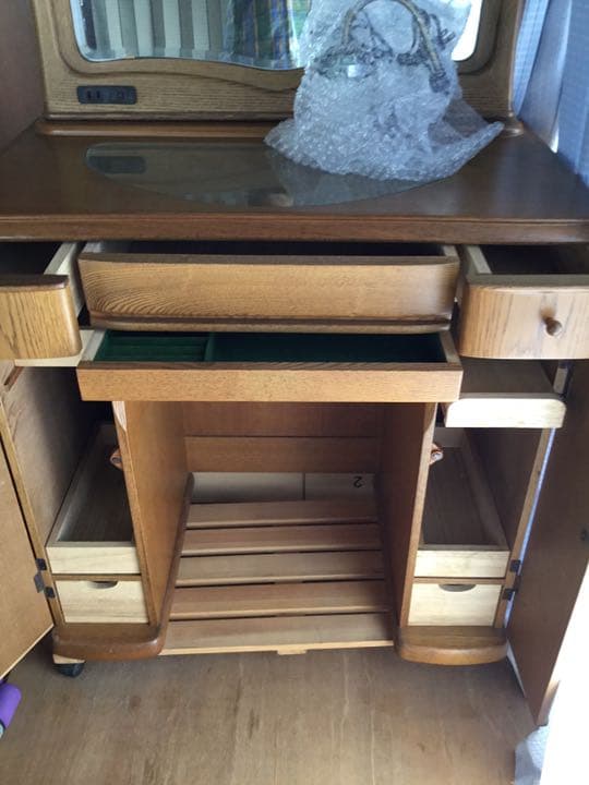 木製両袖ドレッサー　花型ランプ　椅子付き　送料込み