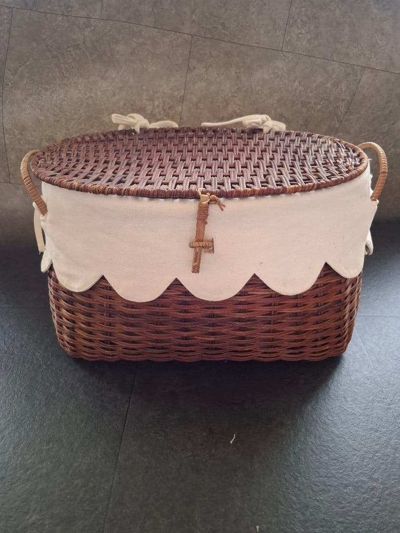 カントリー　ラタンバスケット　バスケット　藤　蓋付き収納　収納　（大）