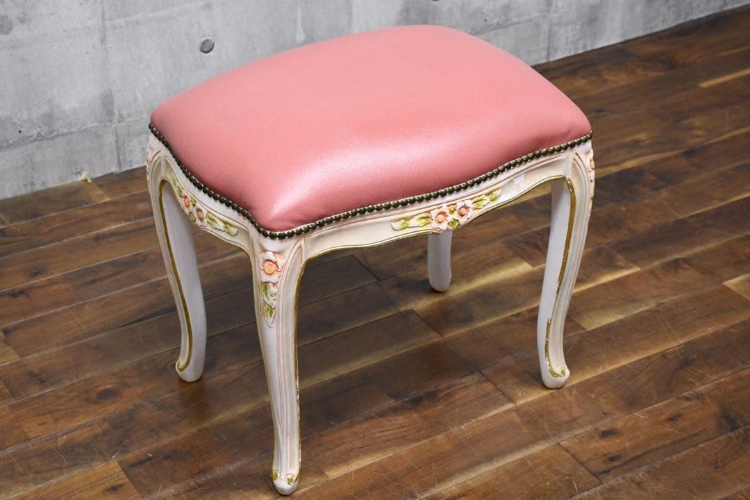FAC59 ロココ調 猫脚 レリーフ スツール 鋲打ち トールペイント ピンク