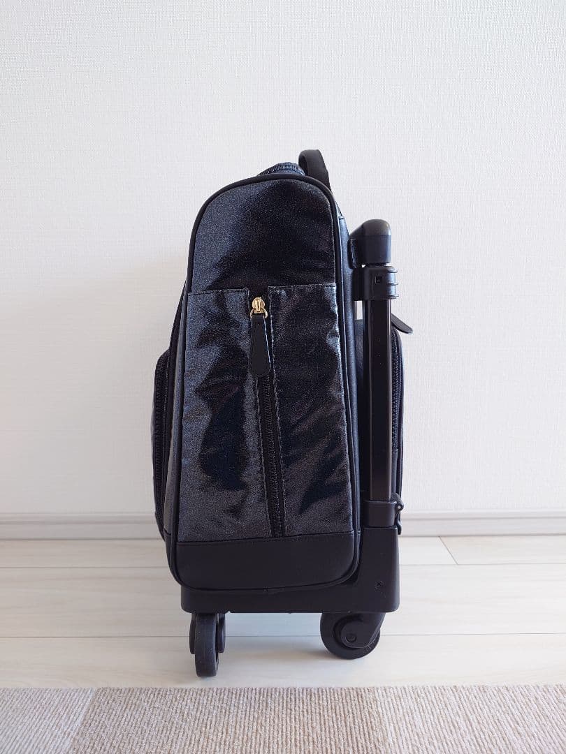 ★美品★SWANY キャリーバッグ　ブラックに近い濃紺　４輪ストッパー付