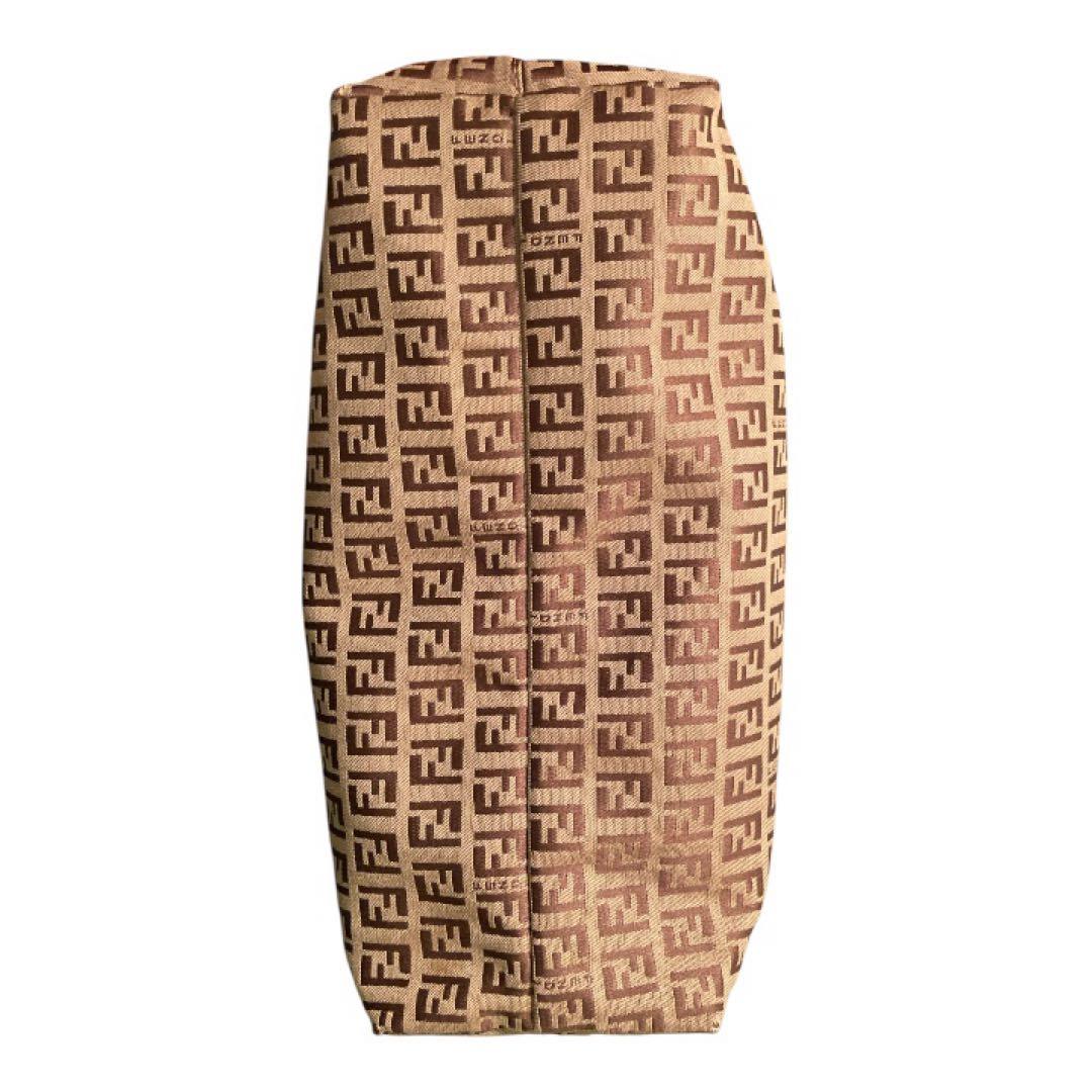 【正規品】フェンディ FENDI トートバッグ ズッカ柄 肩掛け 茶系 A4可