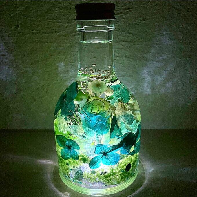 宝石の森〜プリザーブドフラワーとクリスタルのメルヘンハーバリウムライト