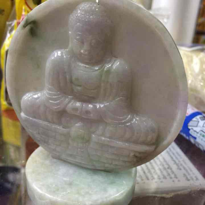 ビルマ産天然翡翠！鎌倉大仏