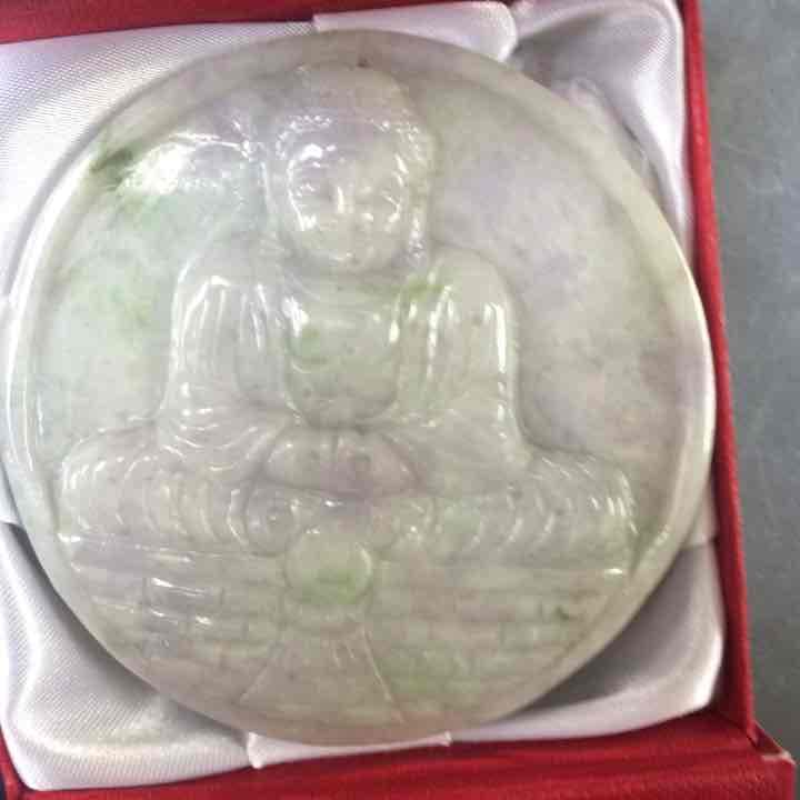 ビルマ産天然翡翠！鎌倉大仏