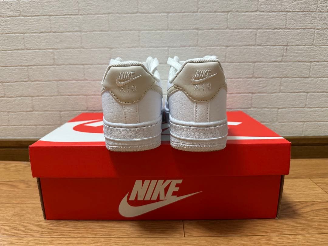 NIKE Air Force 1 07 NN ホワイト ベージュ