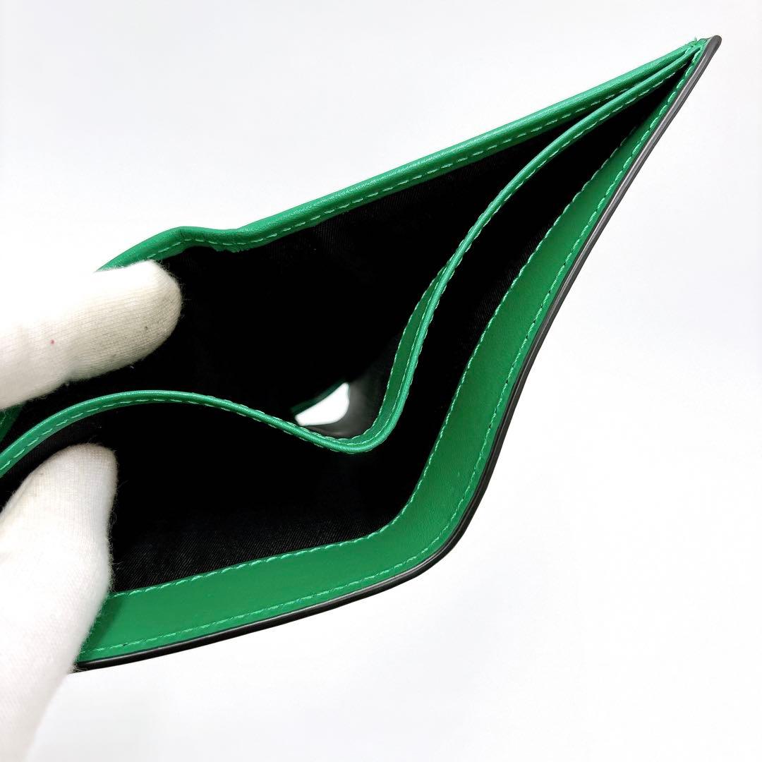 美品 ＊ VERSACE ヴェルサーチ メデューサ バイカラー 二つ折り財布