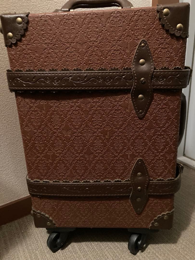 axes femme トランク型キャリーケース