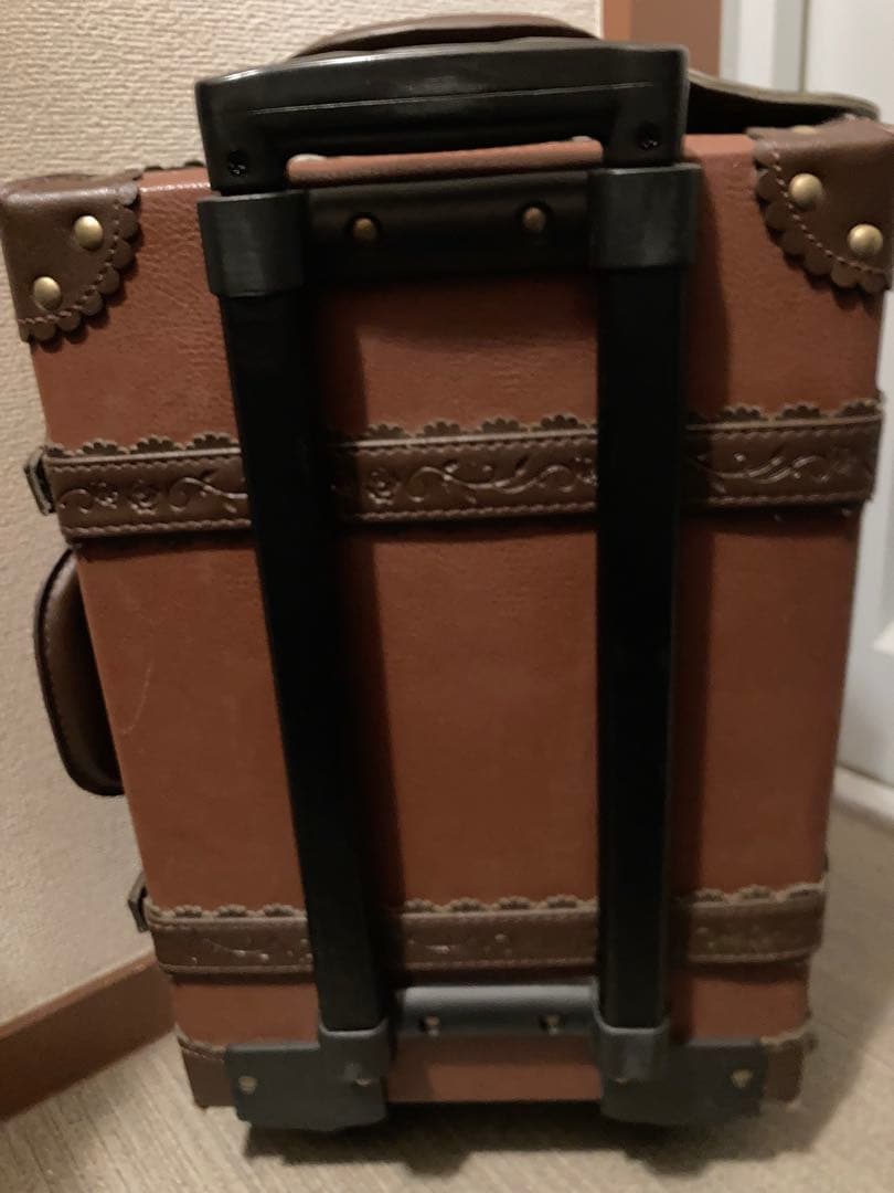 axes femme トランク型キャリーケース