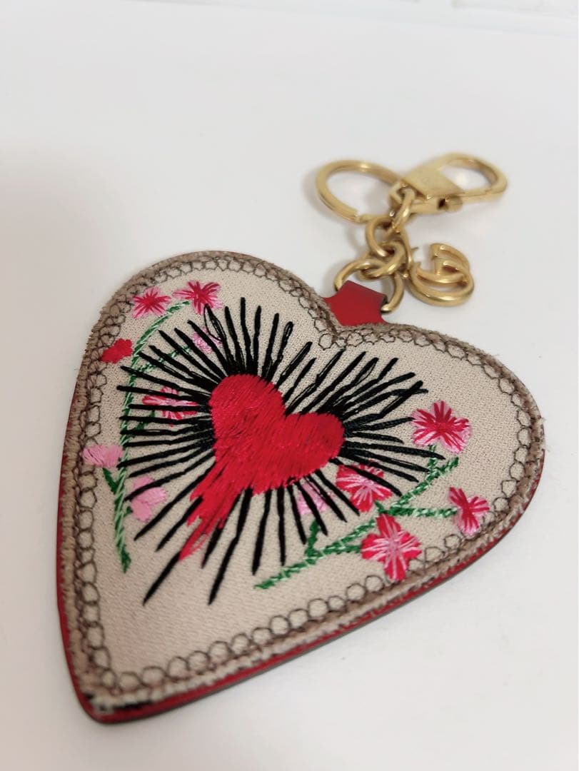 グッチ　GUCCI キーホルダー　キーリング　ハート　刺繍　GG