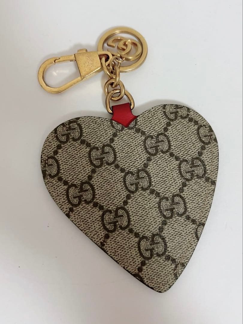 グッチ　GUCCI キーホルダー　キーリング　ハート　刺繍　GG