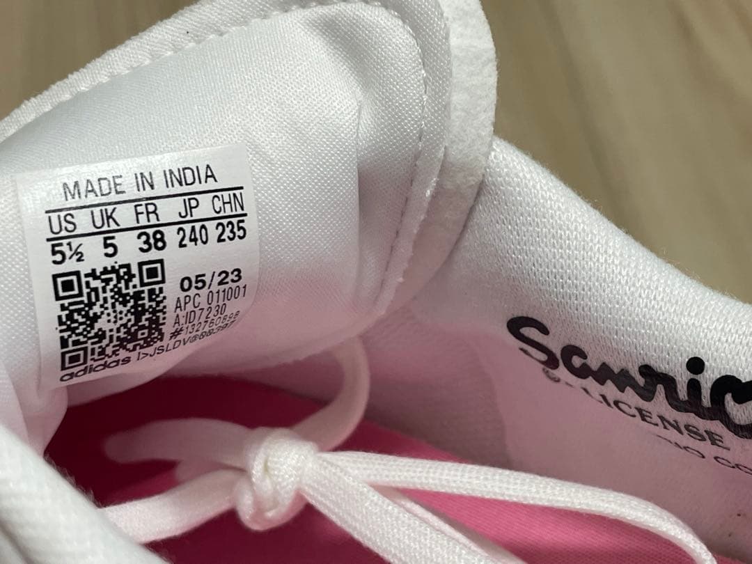 アディダス サンリオ ハローキティ スタンスミス スニーカー 24.0cm