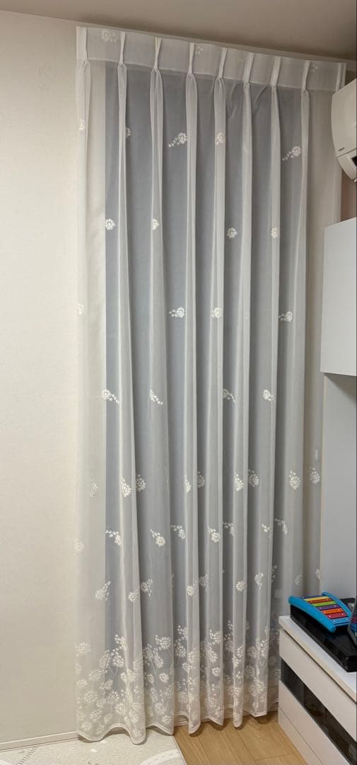 刺繍レースカーテン