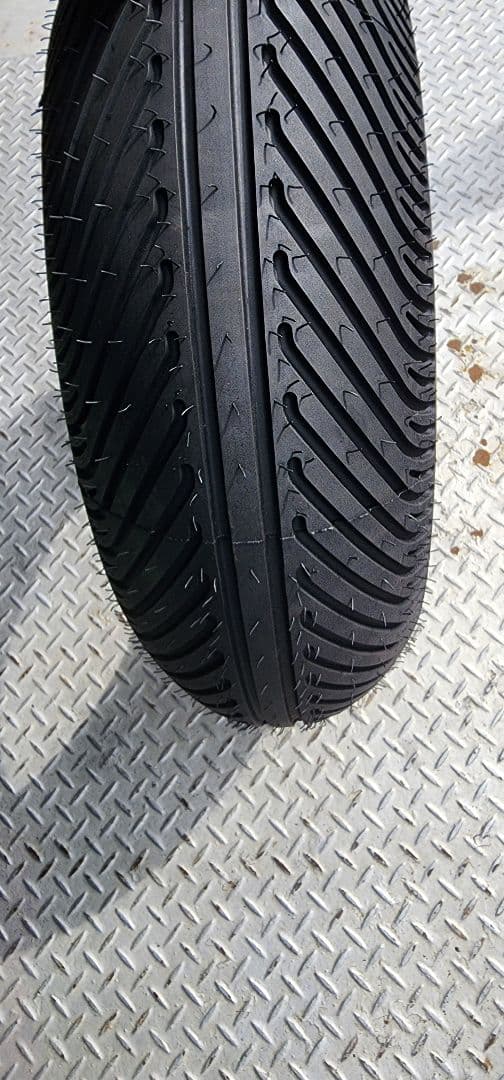 ピレリ レインタイヤ