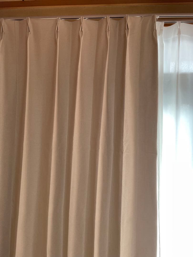 新品　ニトリ　遮光1級・遮熱・遮音・カーテンベージュ(BE 130x200x2）