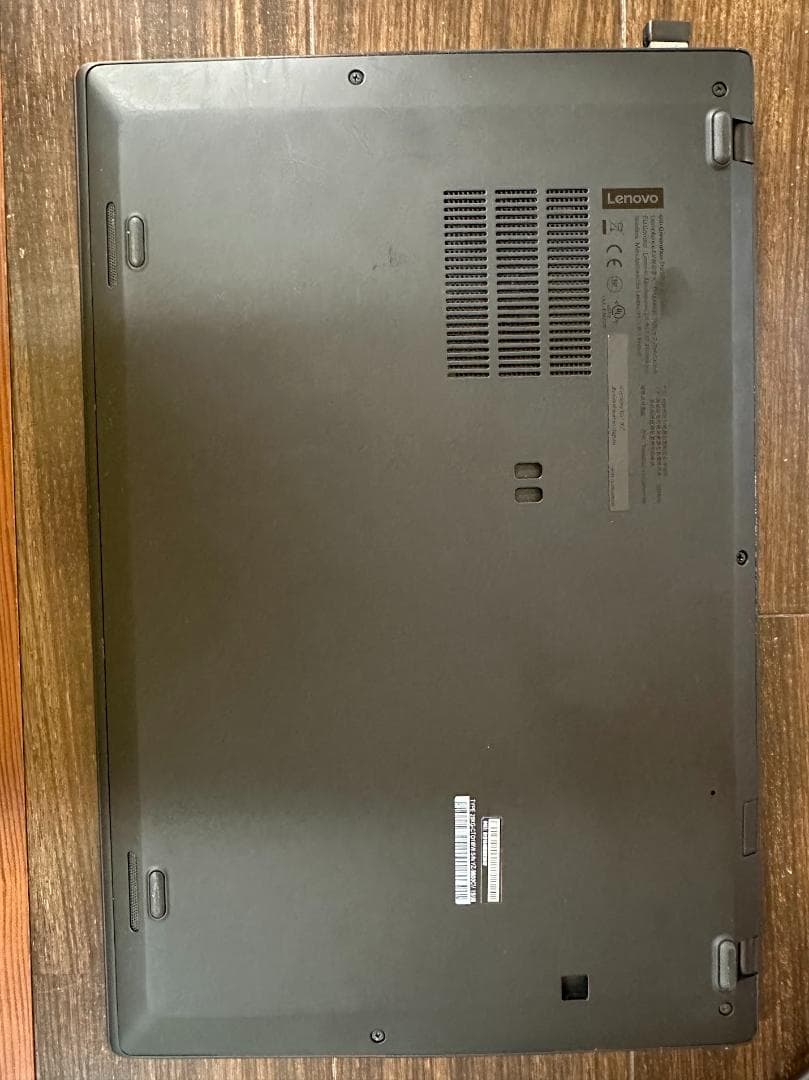 T*.様 ThinkPad X1 Carbon 2019年購入