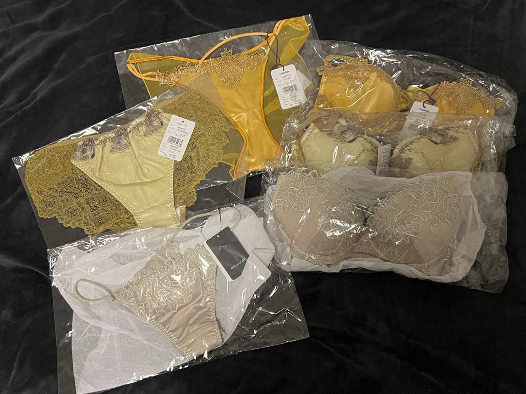 RAVIJOUR 下着3点　D65