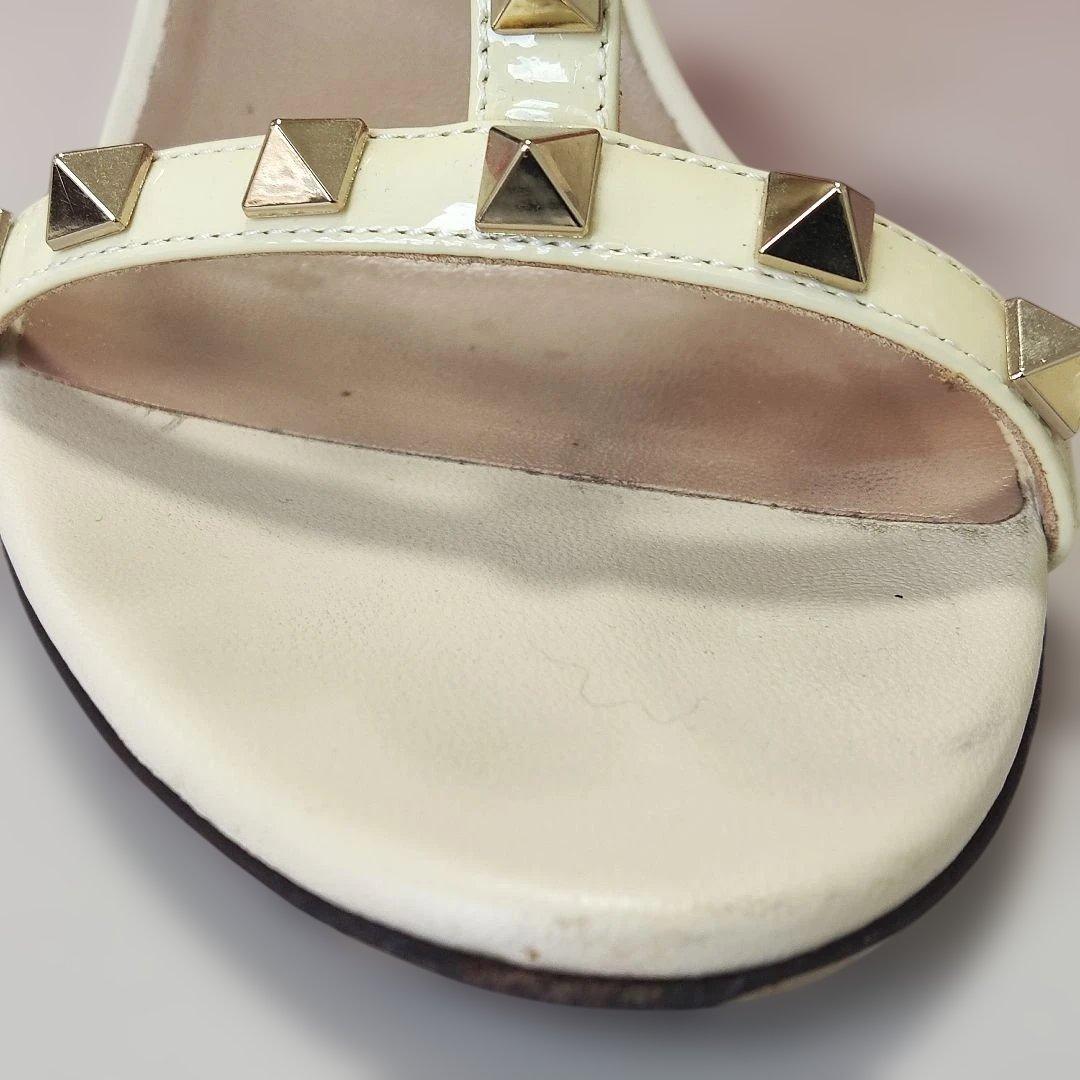 ヴァレンティノガラヴァーニ ハイヒール 38 ロックスタッズ エナメル サンダル