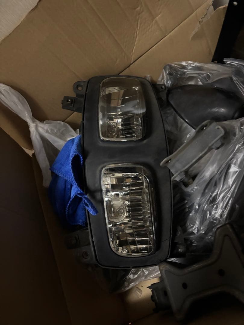 fz4004YR フロントカウル一式