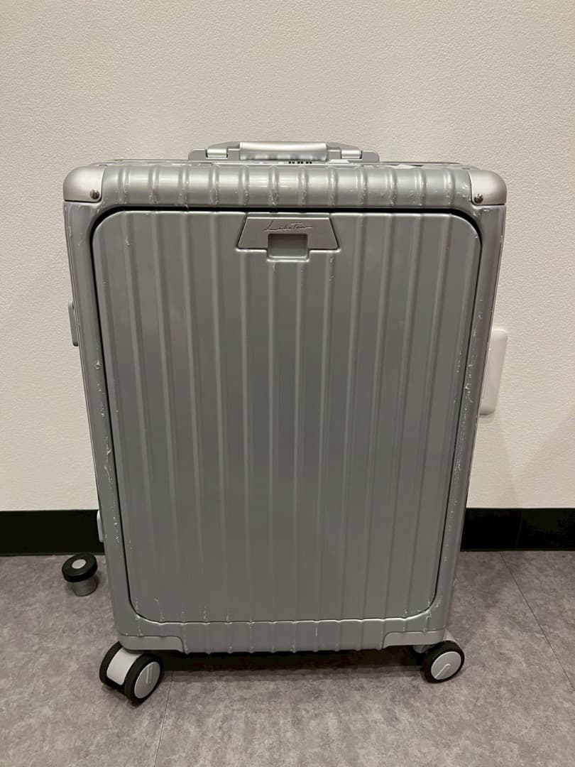 多機能キャリーケース【エナメルシルバーS】B20