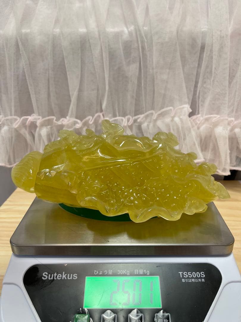 綺麗　天然石　高品質　水晶　手彫り　シトリン　白菜の形に彫刻した物　百財