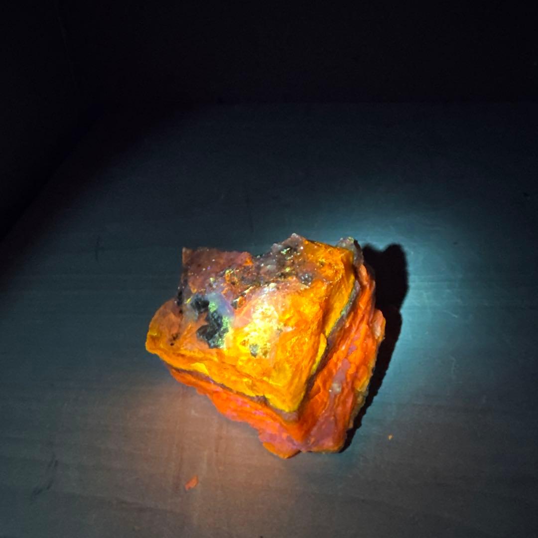 北海道石　然別オパール　蛍光オパール191g