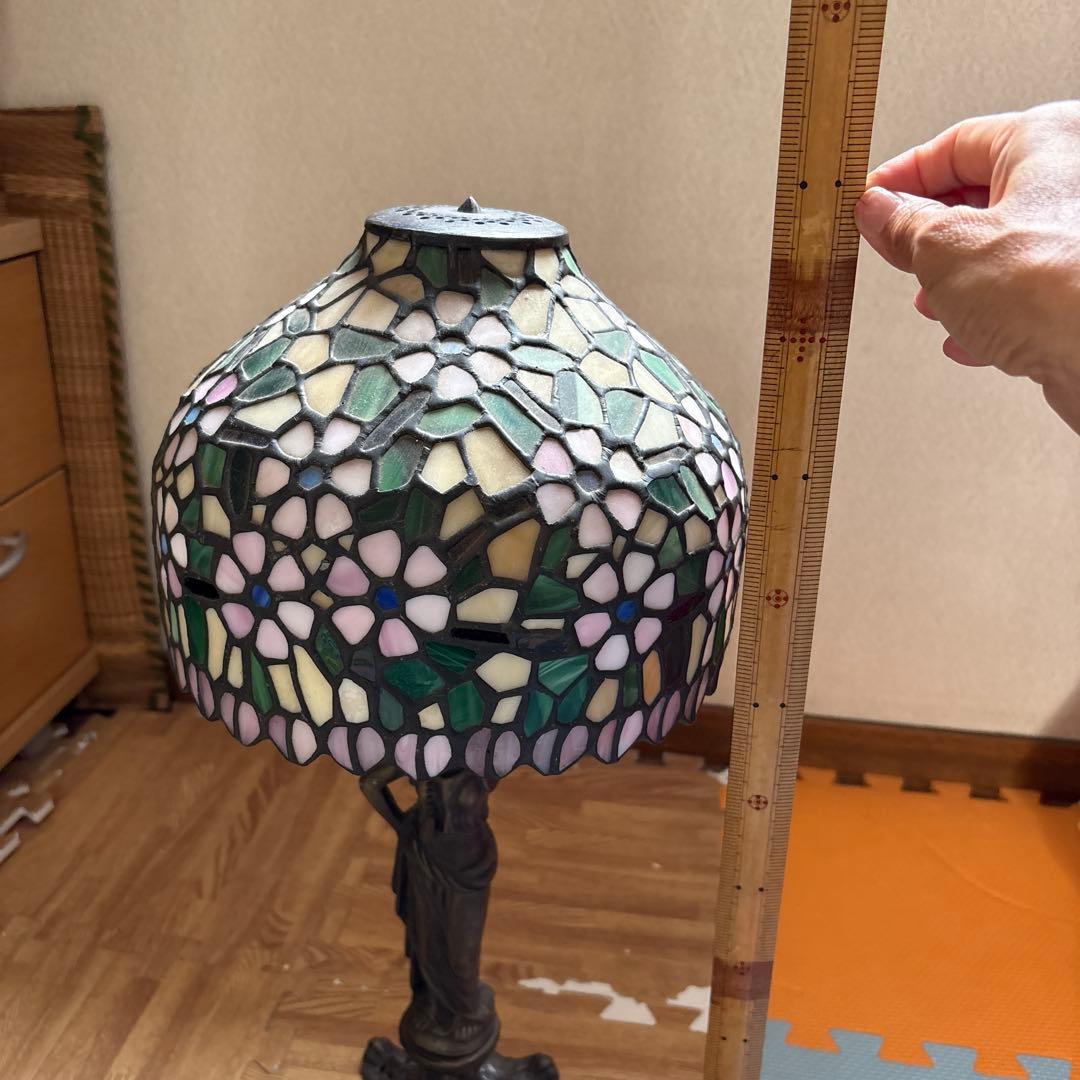 ステンドグラスランプ 女性像デザイン