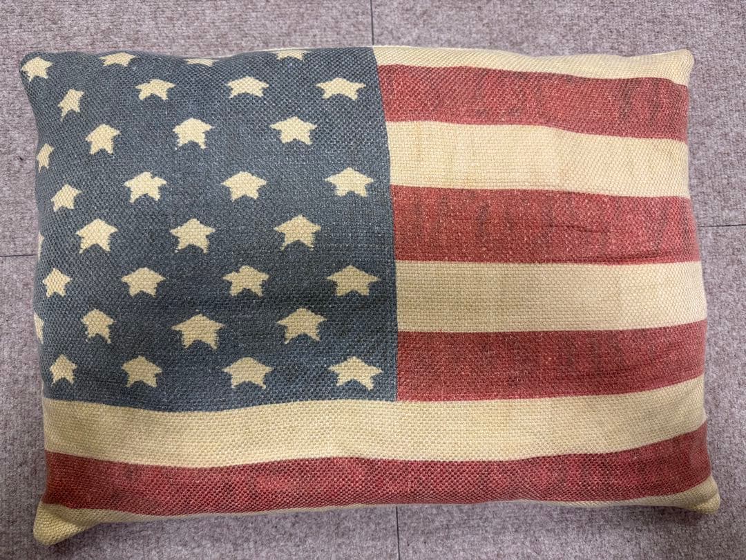 ■レディオヘッド！Visvim フラッグクッション星条旗&ピースマーク2点