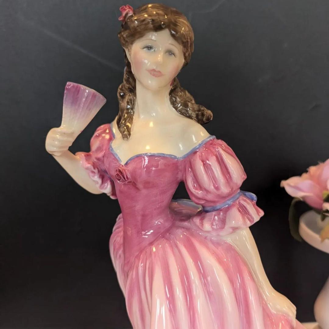 ロイヤルドルトン ローレン 1999年 フィギュリンオブザイヤー★置物人形 陶器