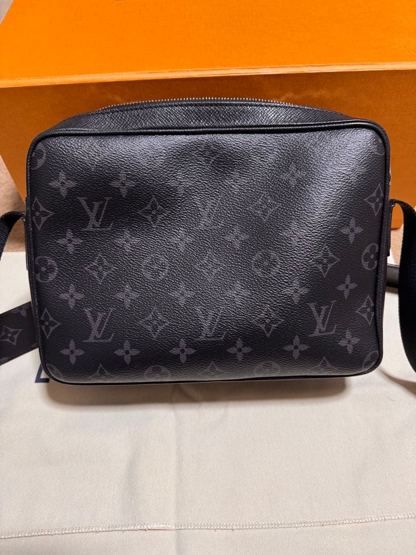 ルイヴィトン アウトドア メッセンジャーPM ショルダーバッグ