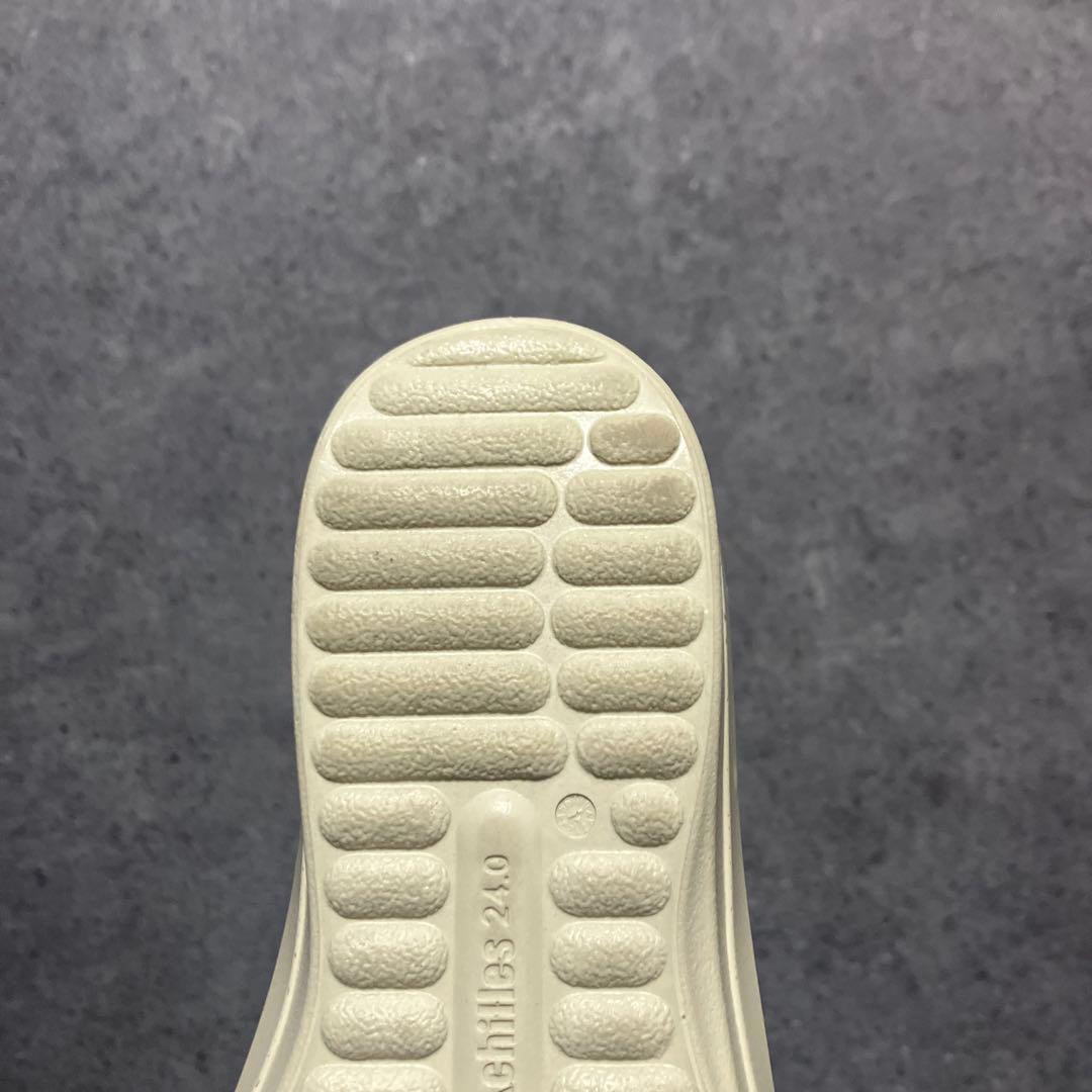 ACHILLES SORBO シルバー スニーカー　24.0