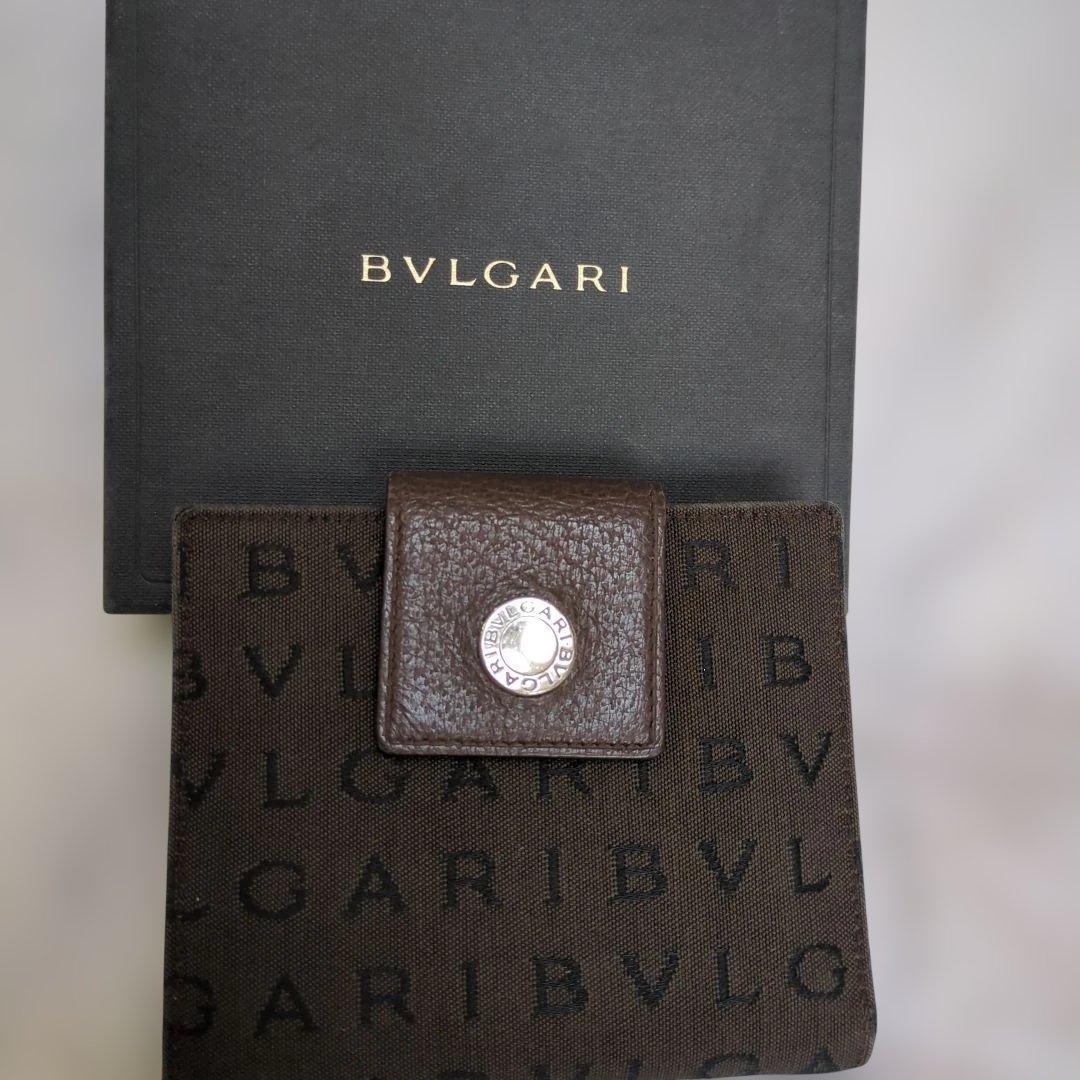 ブルガリ、ロゴマニア二つ折財布 未使用新品