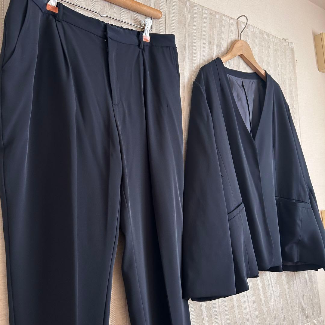 極美品！大きいサイズ23号Alottaネイビー　Vネックノーカラーパンツスーツ