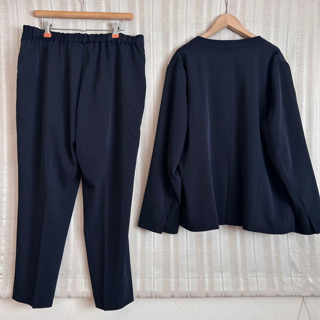 極美品！大きいサイズ23号Alottaネイビー　Vネックノーカラーパンツスーツ