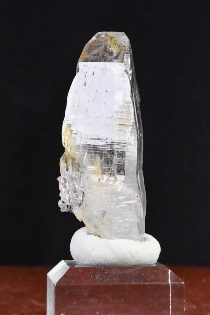 ガネーシュヒマール ヒンドゥン産 ライトスモーキー ルチル付き