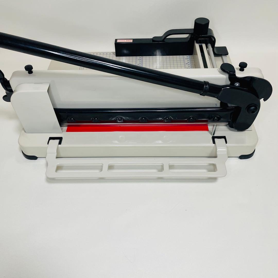 【美品】ペーパーカッター 裁断機 A4対応 手動裁断