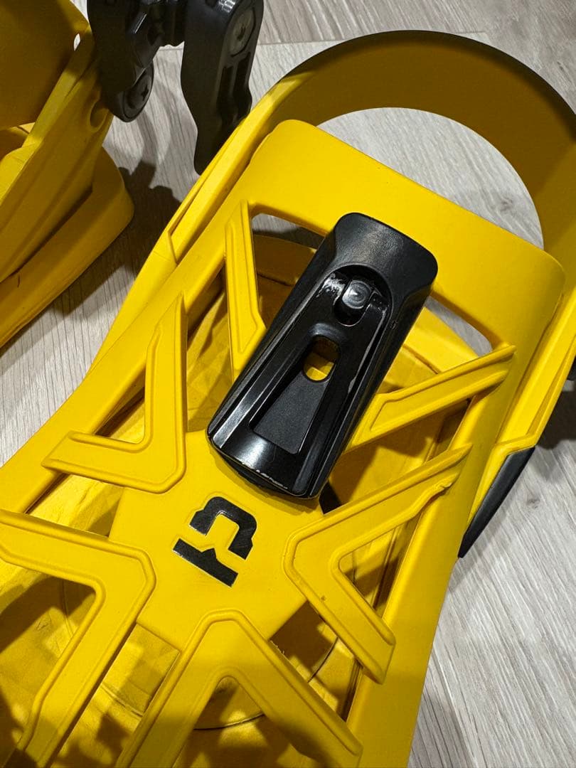 UNION CONTACT PRO MLサイズ　イエロー　15-16モデル